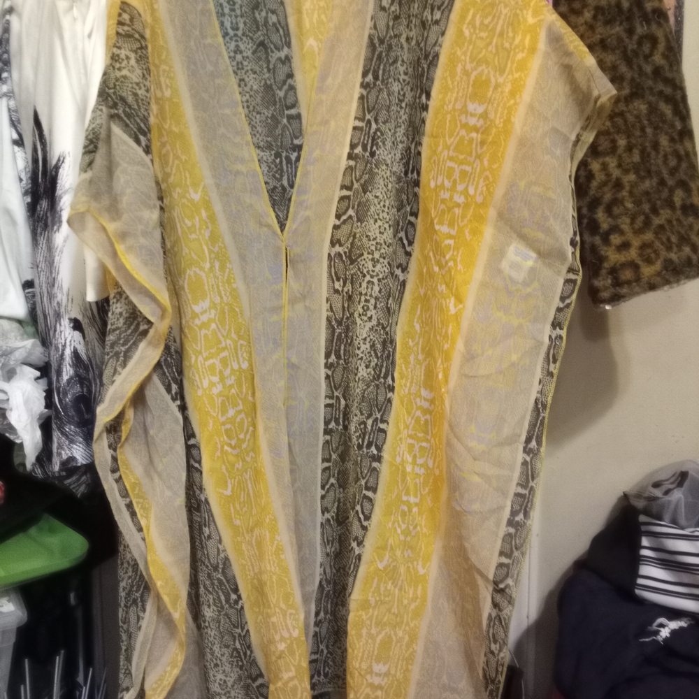 5/$12 Truth Yellow and Gray Snake Print Kaftan